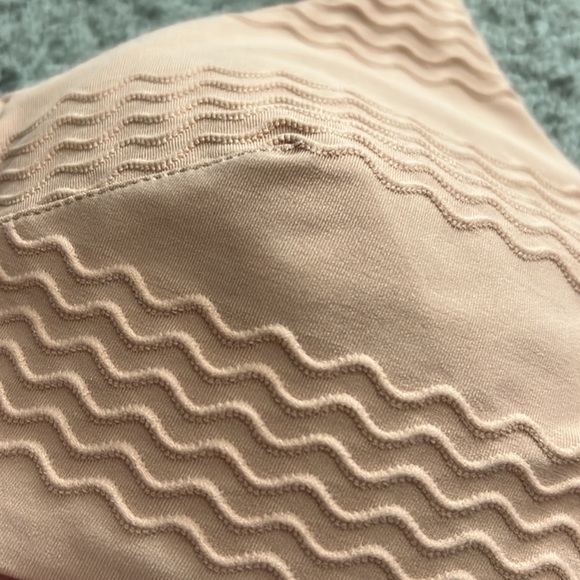 Aerie bikini top size medium - Picture 3 of 7